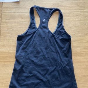 Black Lululemon tank